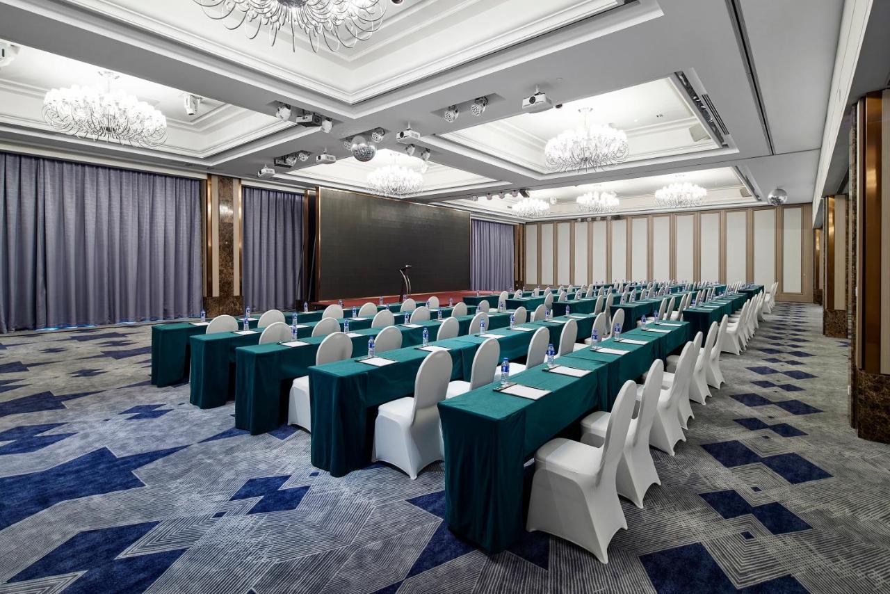 Evergreen Laurel Hotel, Khách sạn 4*