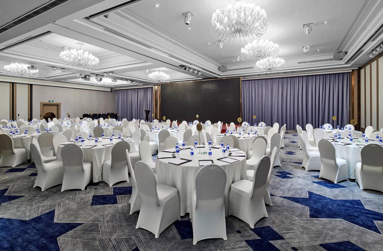 Evergreen Laurel Hotel, Khách sạn