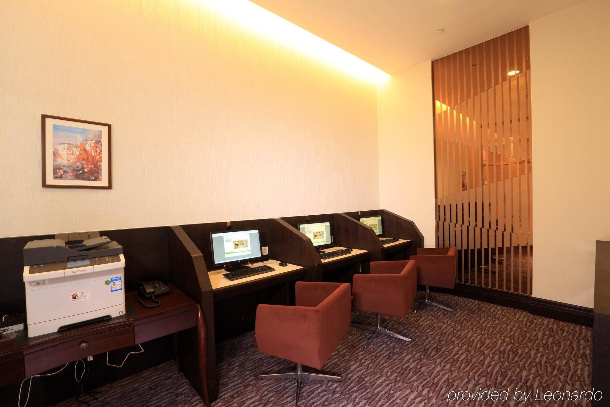 Khách sạn Evergreen Laurel Hotel, 4*
