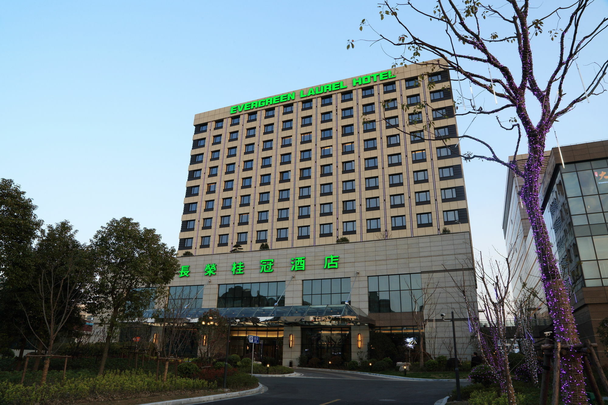 Evergreen Laurel Hotel, Khách sạn